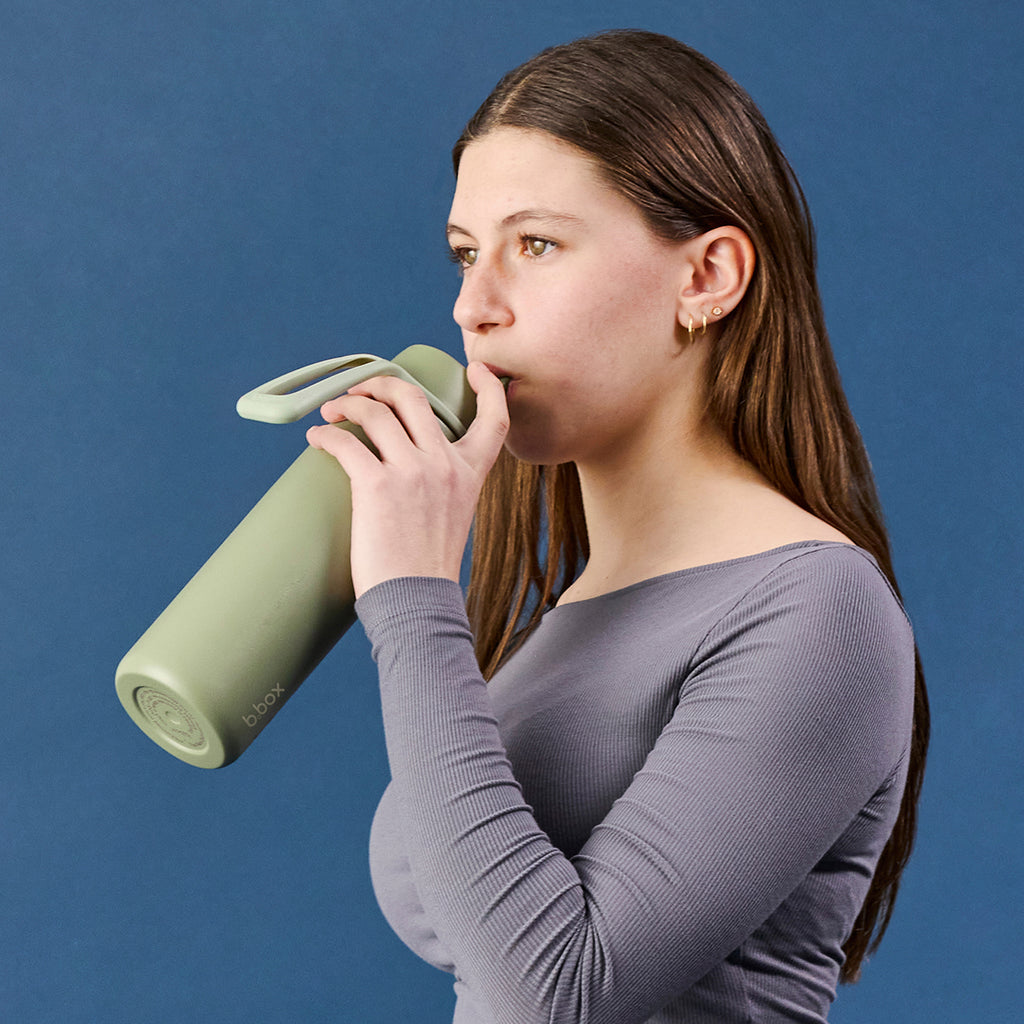 Bottiglia isolata Flip Top da 690 ml - oliva