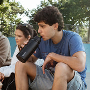 Bottiglia isolata Flip Top da 1 litro - spazio profondo