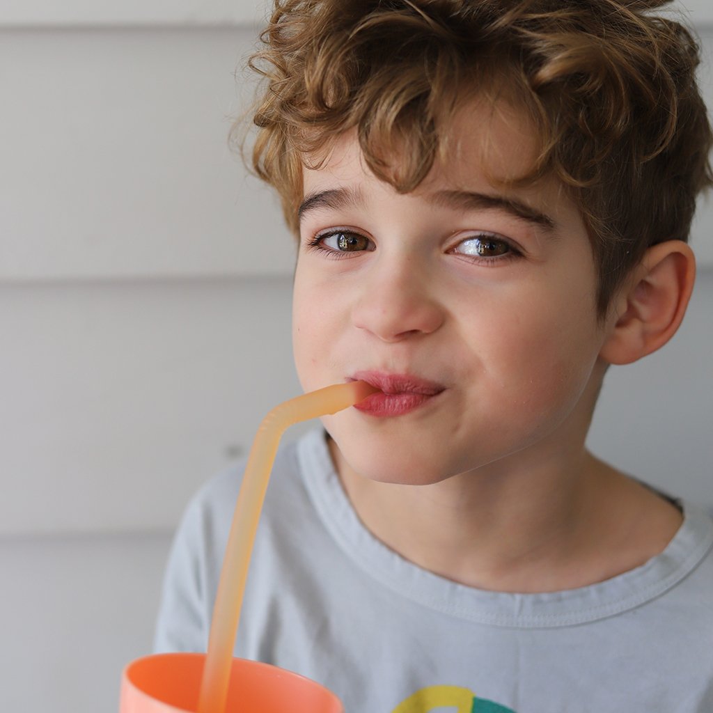 child with Reusable Silicone Straw - Pool Party - b.box for kids