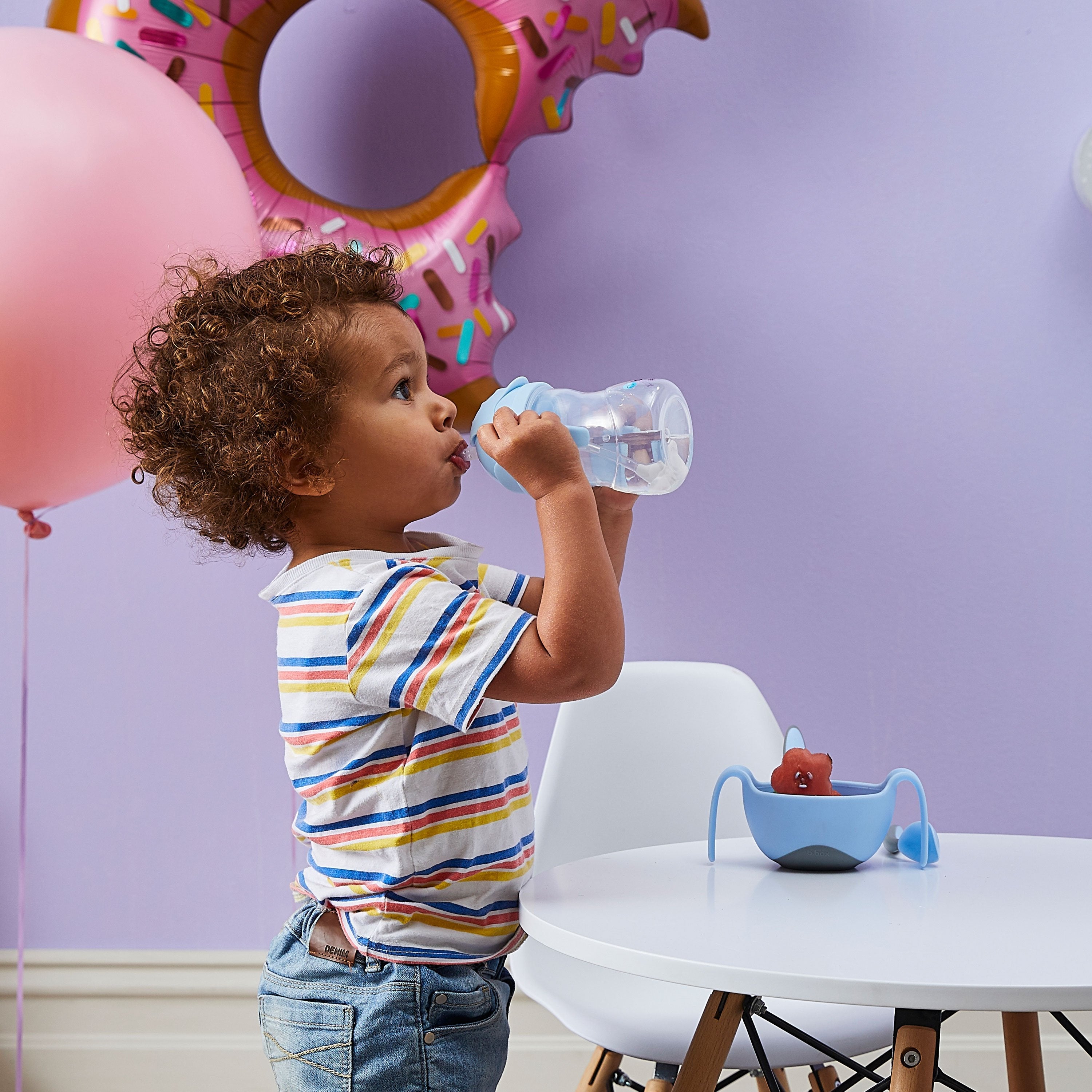 child with gelato sippy cup - bubblegum - b.box for kids